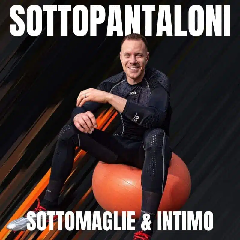 Portiere che indossa sottopantaloni e sottomaglia